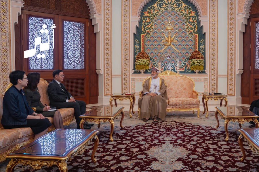 خلال لقاءه بجلالة السلطان: نائب رئيس الوزراء التايلندي يُشيد بجهود عُمان في إجلاء طاقم سفينة بمضيق هرمز